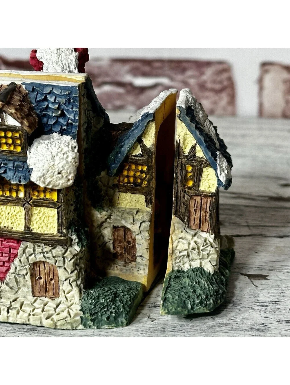 Vtg Tri-Fold Miniature Santa Christmas Doll House Winter Village Villas HOMCO
